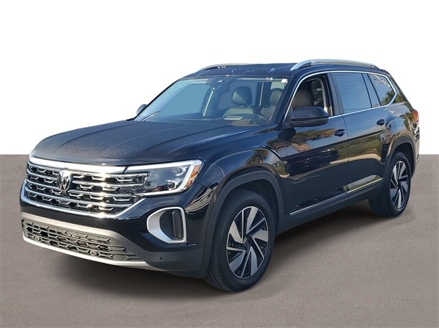 2025 Volkswagen Atlas SEL photo 2