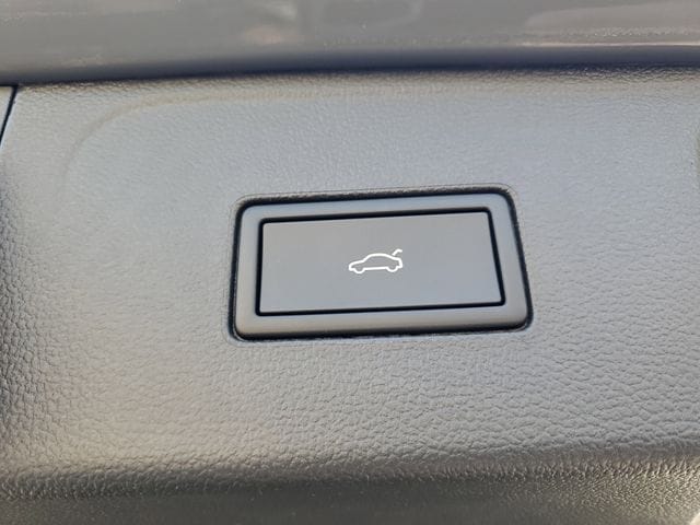 2026 Volkswagen Atlas SE w/Tech - Photo 8