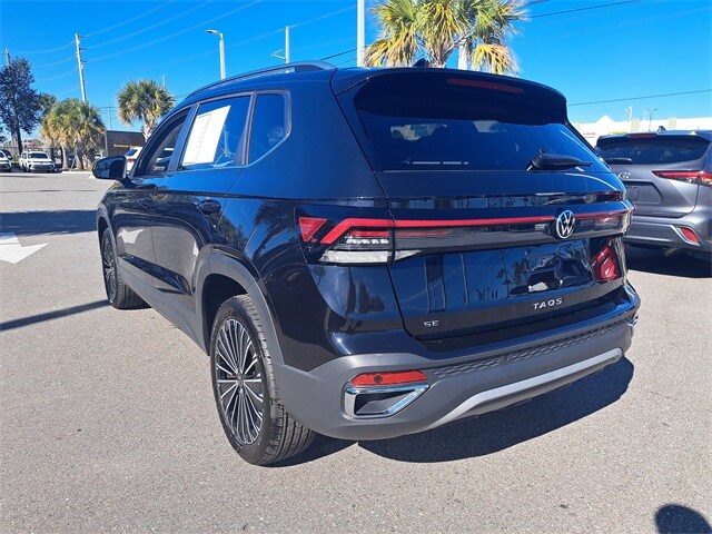 2025 Volkswagen Taos SE photo 3