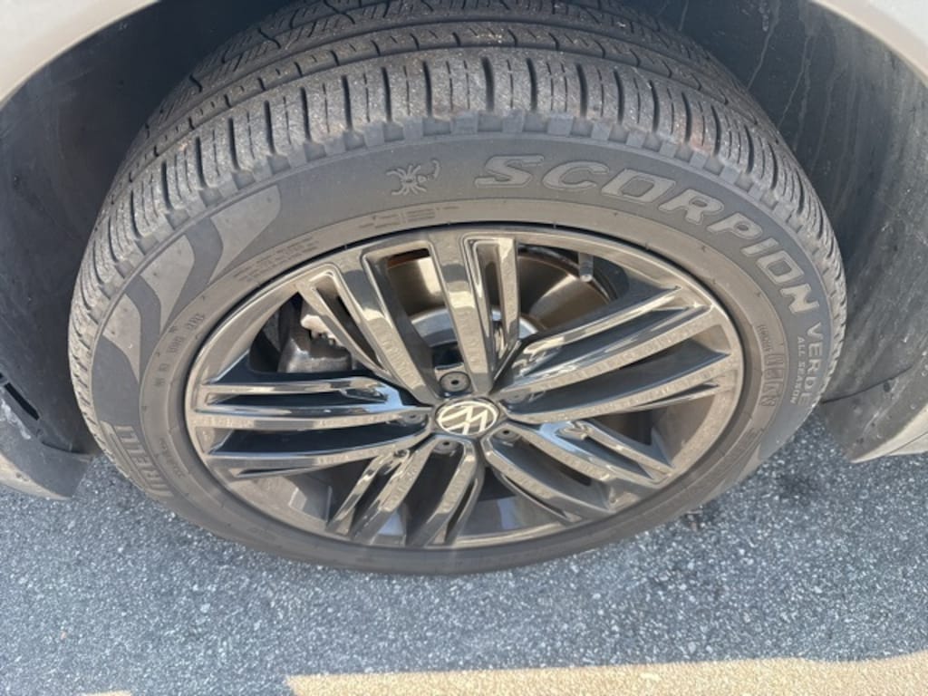 Certified 2022 Volkswagen Tiguan 2.0T SE R-Line Black SUV