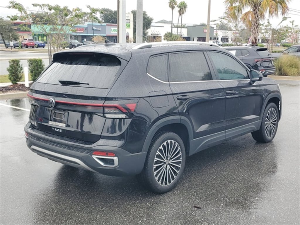 Certified 2025 Volkswagen Taos 1.5T SE SUV