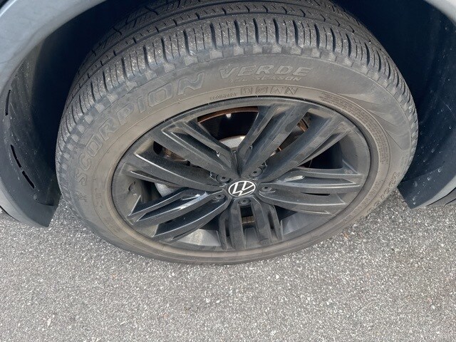 2022 Volkswagen Tiguan SE R-Line Black photo 4