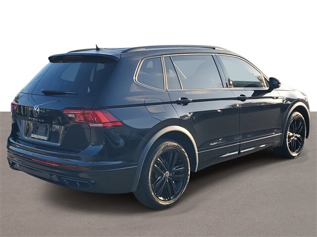 2022 Volkswagen Tiguan SE R-Line Black photo 3