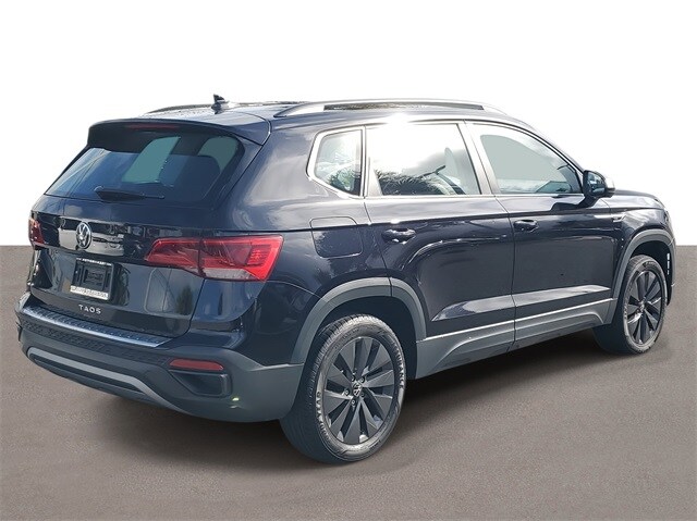 2023 Volkswagen Taos S photo 3