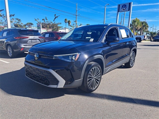 2025 Volkswagen Taos SE photo 2