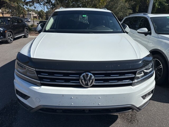 2019 Volkswagen Tiguan SEL Premium R-Line photo 2