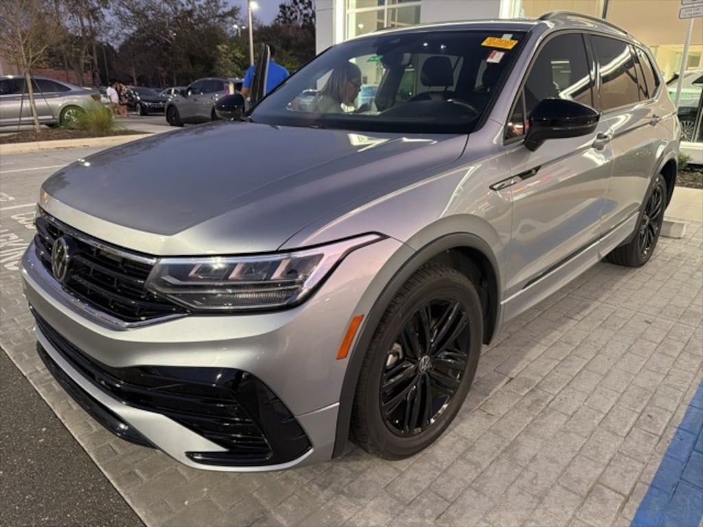 Used 2022 Volkswagen Tiguan 2.0T SE R-Line Black SUV