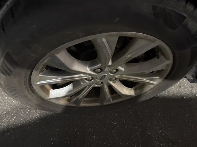 2021 Ford Explorer XLT photo 2