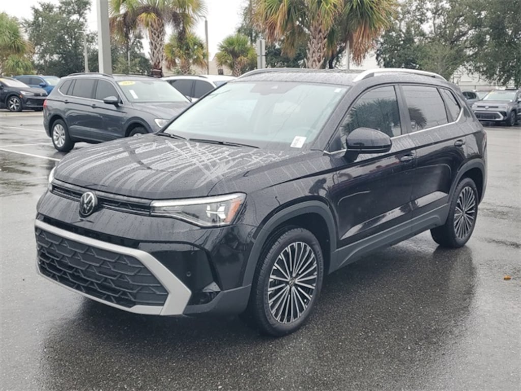 Certified 2025 Volkswagen Taos 1.5T SE SUV