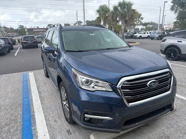 2022 Subaru Ascent Limited photo 3