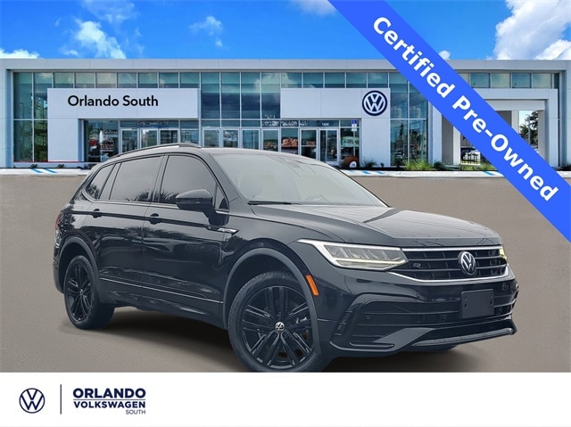 2022 Volkswagen Tiguan SE R-LINE BLACK's photo