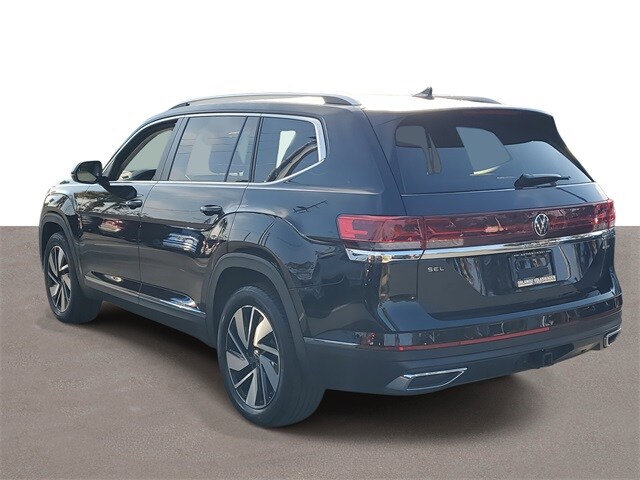 2025 Volkswagen Atlas SEL photo 3