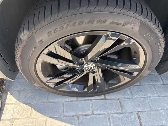 2023 Volkswagen Tiguan SE R-Line Black photo 3