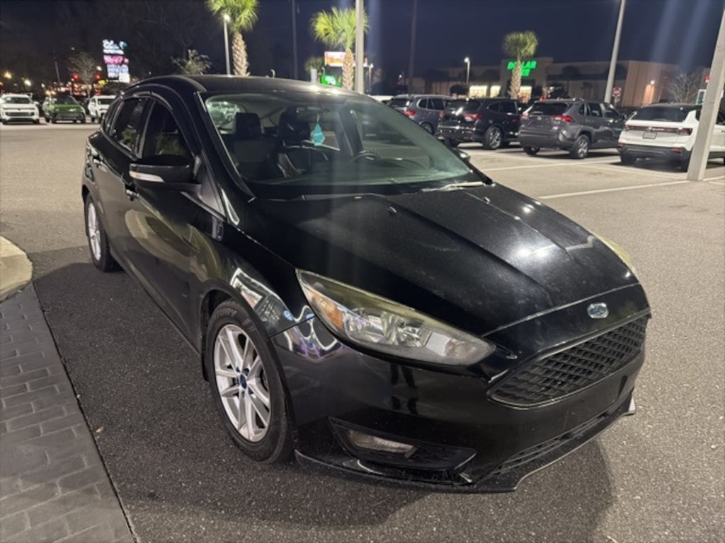 Used 2015 Ford Focus SE Hatchback