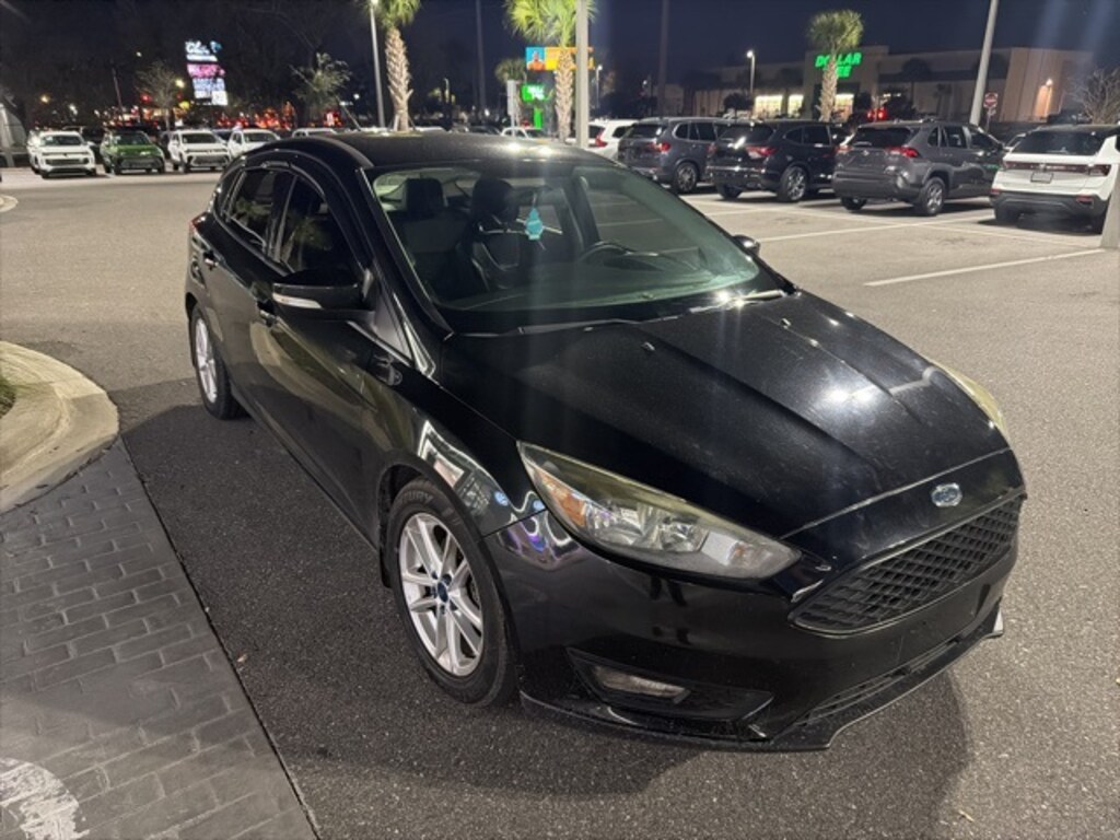 Used 2015 Ford Focus SE Hatchback