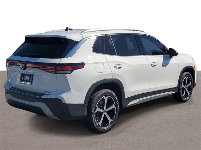 2025 Volkswagen Tiguan SE photo 2