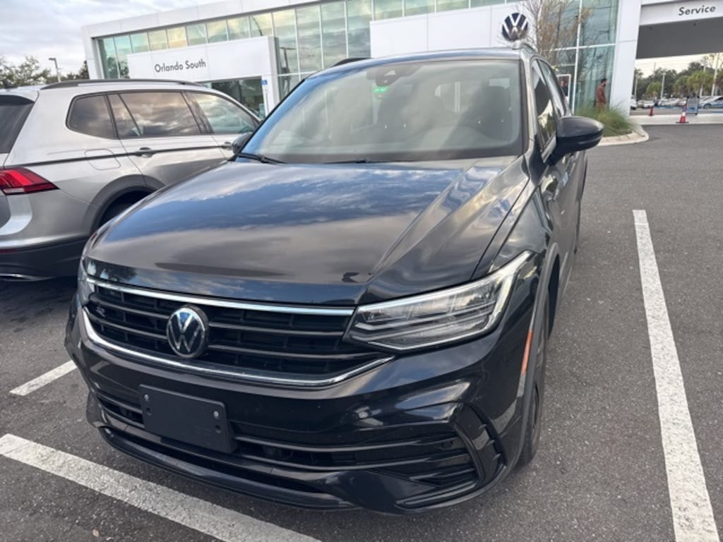 Used 2022 Volkswagen Tiguan 2.0T SE R-Line Black SUV
