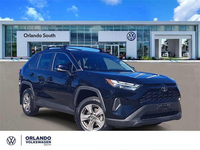 2023 Toyota RAV4 XLE's photo