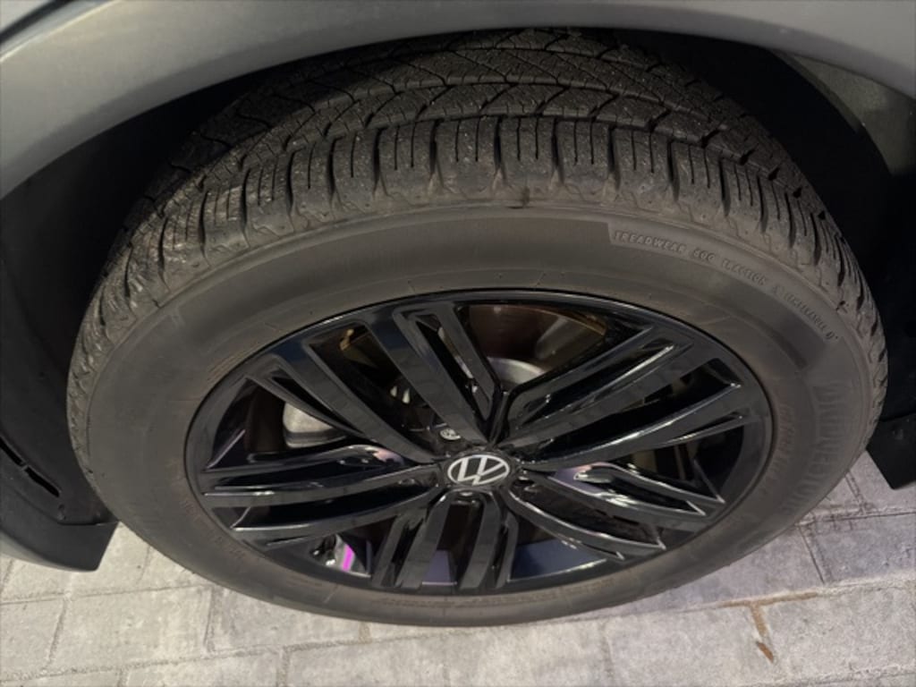 Used 2022 Volkswagen Tiguan 2.0T SE R-Line Black SUV