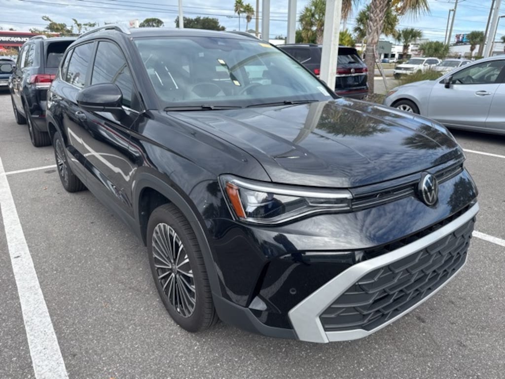 Used 2025 Volkswagen Taos 1.5T SE SUV