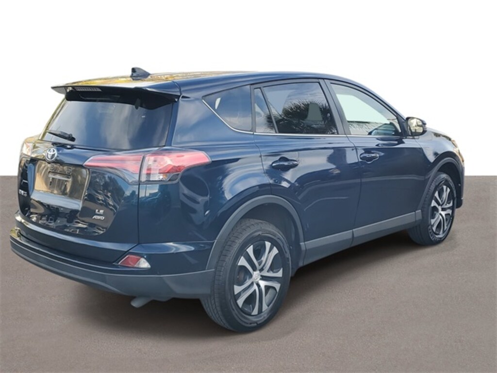 Used 2018 Toyota RAV4 LE SUV