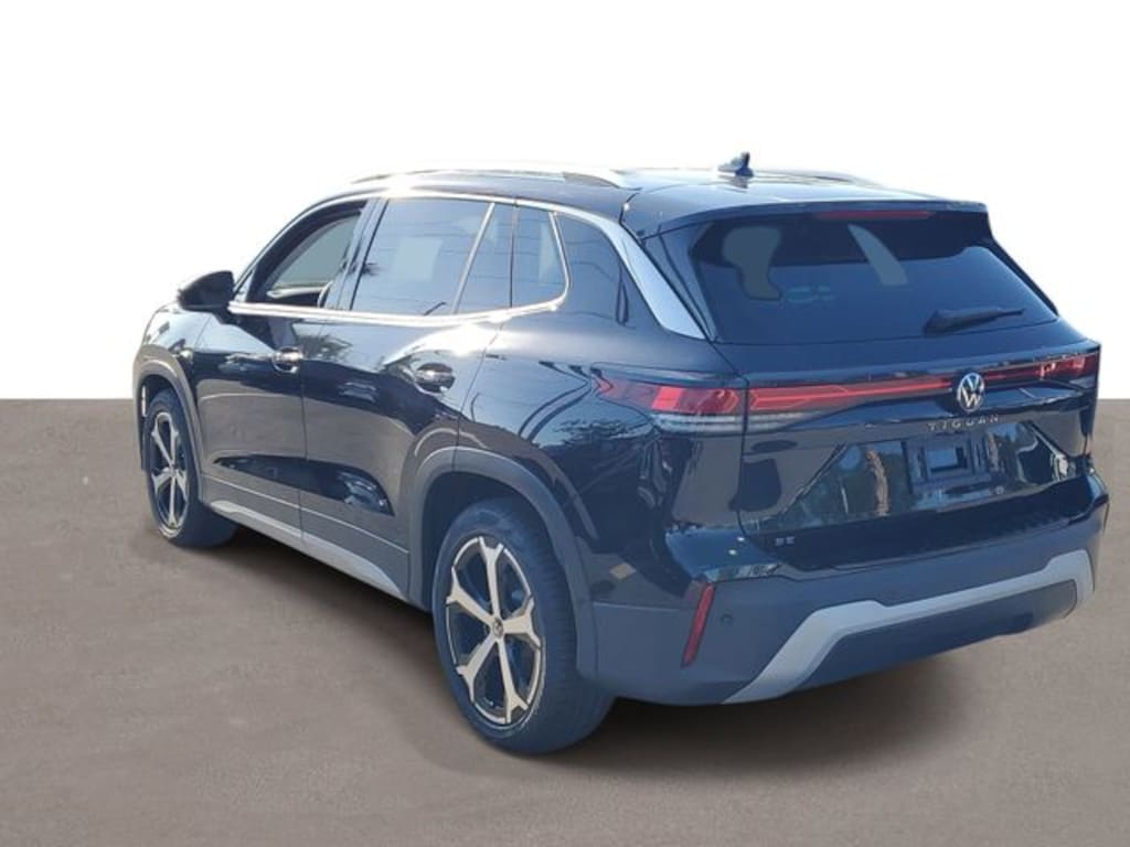 New 2026 Volkswagen Tiguan 2.0T SE SUV