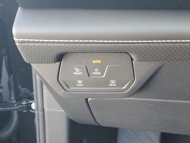 2026 Volkswagen Atlas SE w/Tech - Photo 30