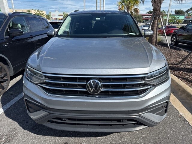 2022 Volkswagen Tiguan S photo 2