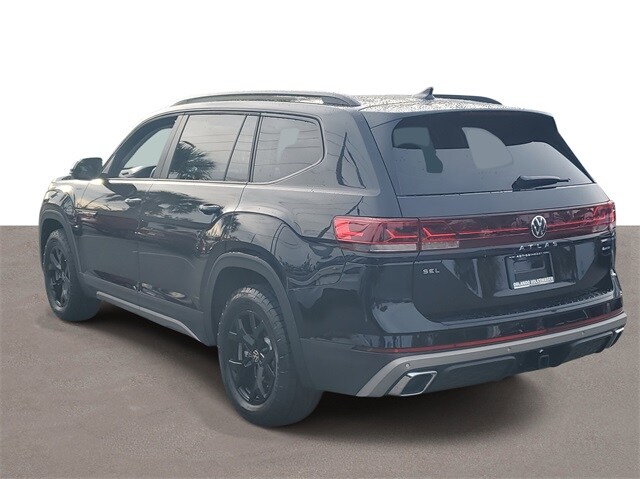 2024 Volkswagen Atlas Peak Edition SEL photo 3