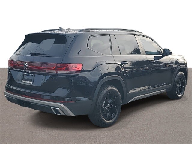 2024 Volkswagen Atlas Peak Edition SEL photo 4
