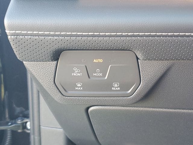 2026 Volkswagen Atlas Cross Sport SEL Premium R-LINE - Photo 31