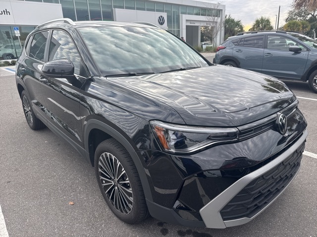 2025 Volkswagen Taos SE's photo