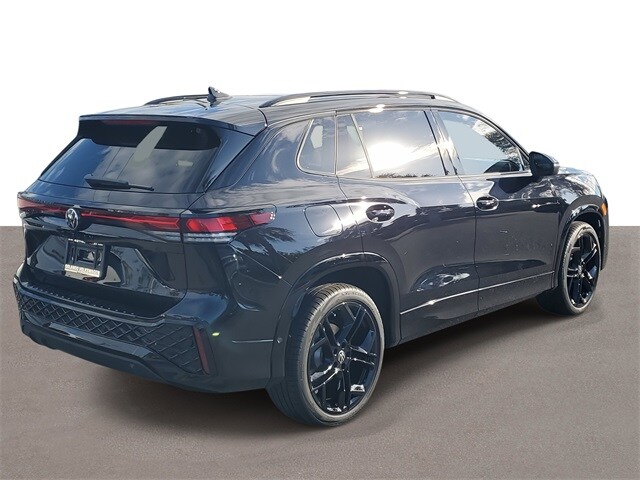 2026 Volkswagen Tiguan SE R-Line Black photo 4