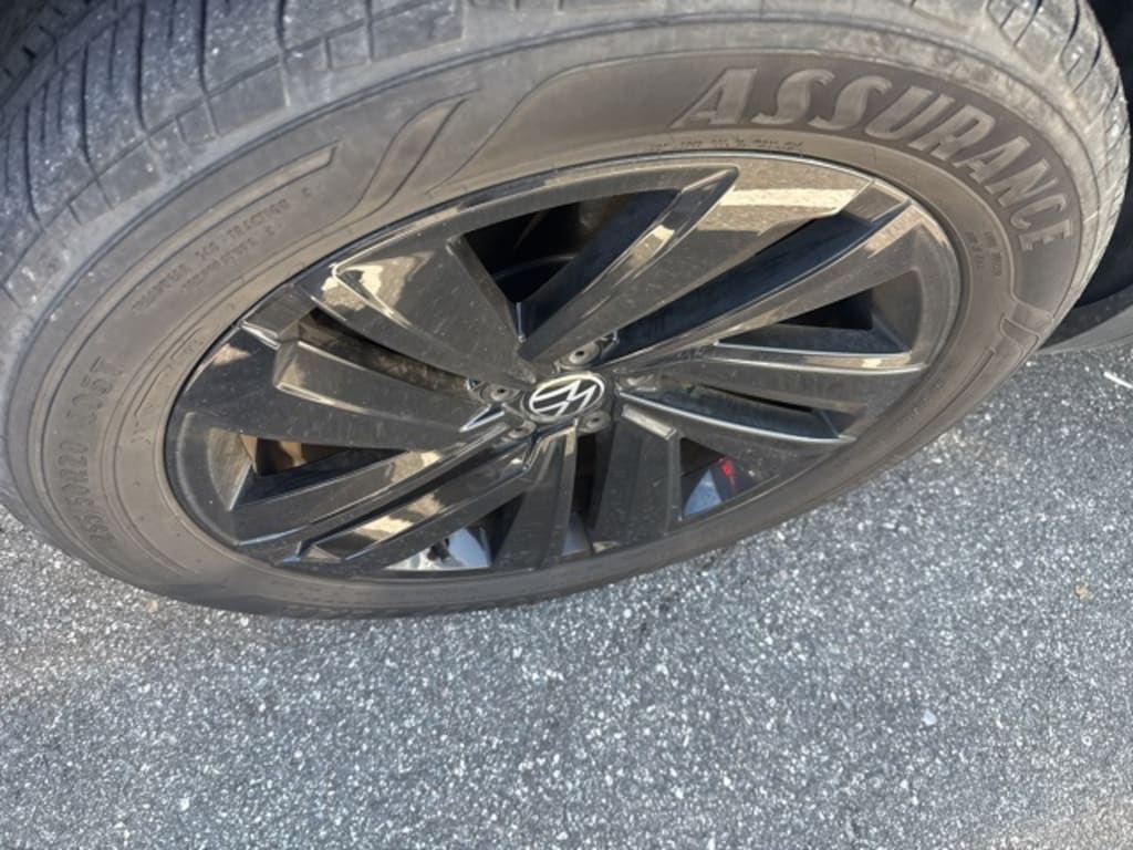 Used 2021 Volkswagen Atlas Cross Sport 2.0T SE w/Technology SUV