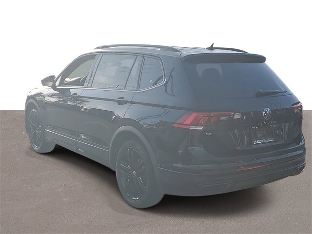2022 Volkswagen Tiguan SE R-Line Black photo 2