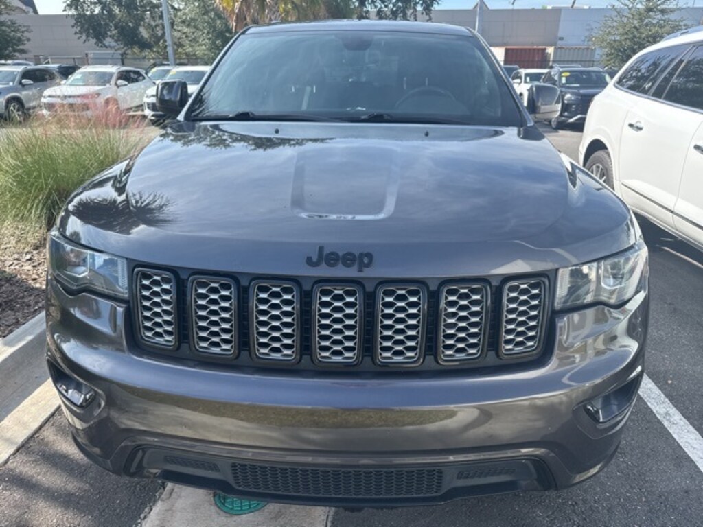 Used 2017 Jeep Grand Cherokee Altitude SUV