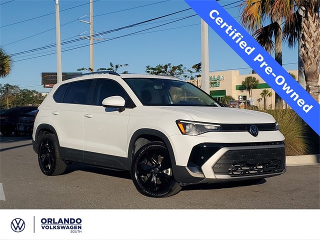 2025 Volkswagen Taos SE's photo