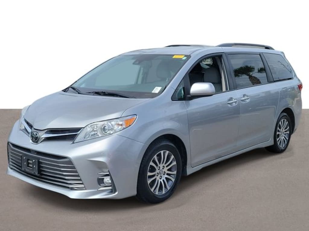 Used 2020 Toyota Sienna XLE Minivan/Van