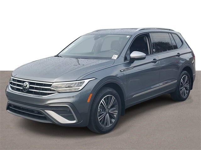 2024 Volkswagen Tiguan Wolfsburg Edition photo 2