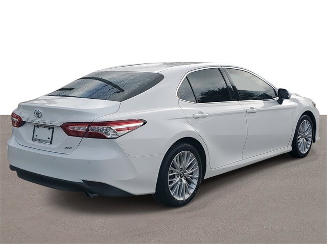 2018 Toyota Camry XLE photo 4