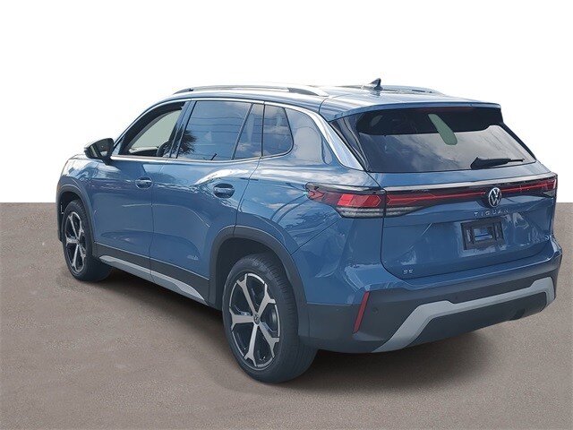 2025 Volkswagen Tiguan SE photo 3