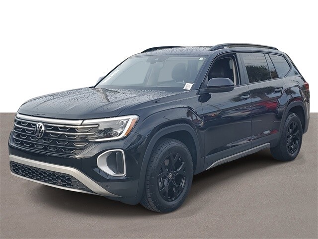 2024 Volkswagen Atlas Peak Edition SEL photo 2