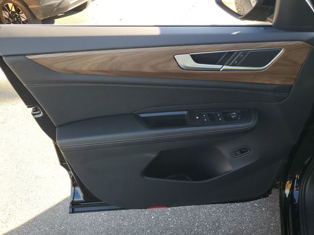 2026 Volkswagen Atlas SE w/Tech - Photo 15