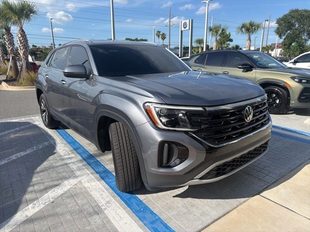 2025 Volkswagen Atlas Cross Sport 2.0T SE's photo