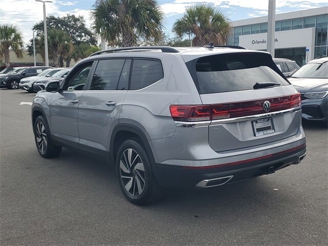 2024 Volkswagen Atlas SE Technology photo 3