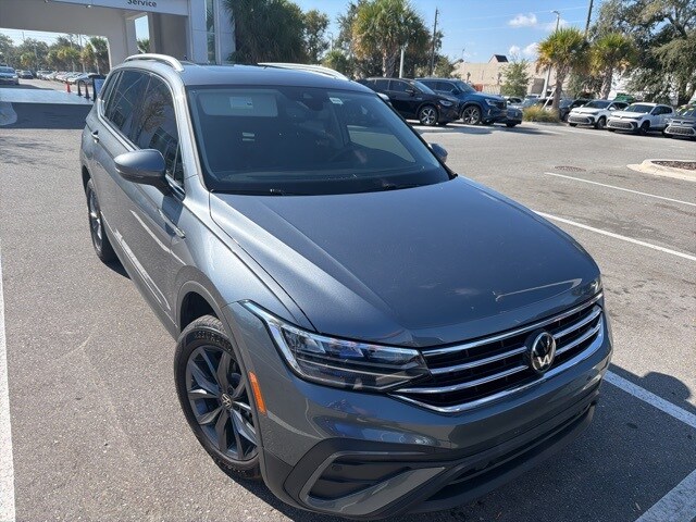 2022 Volkswagen Tiguan SE photo 2