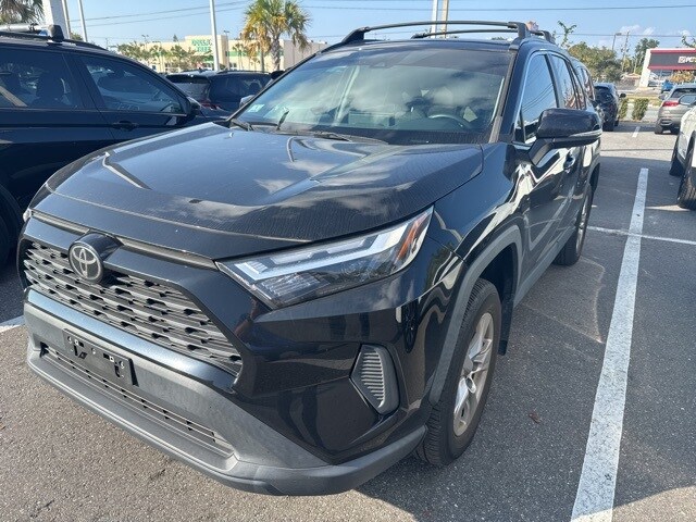 2023 Toyota RAV4 XLE photo 3