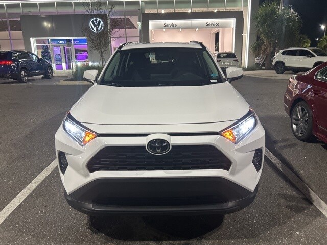 2021 Toyota RAV4 XLE photo 2
