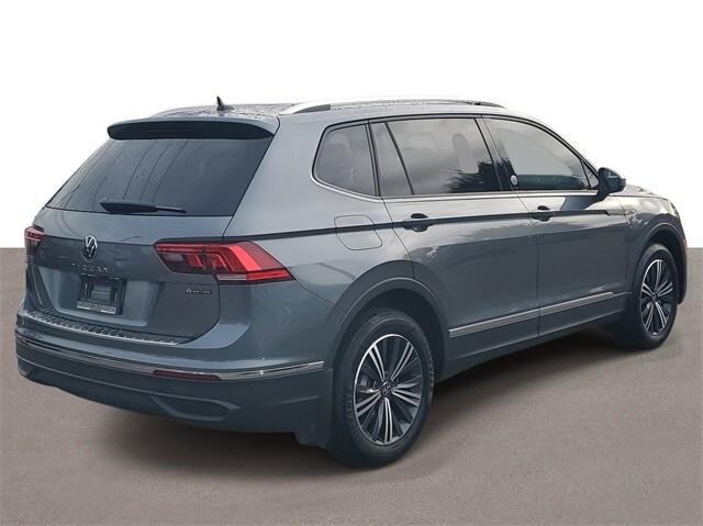 2024 Volkswagen Tiguan Wolfsburg Edition photo 4