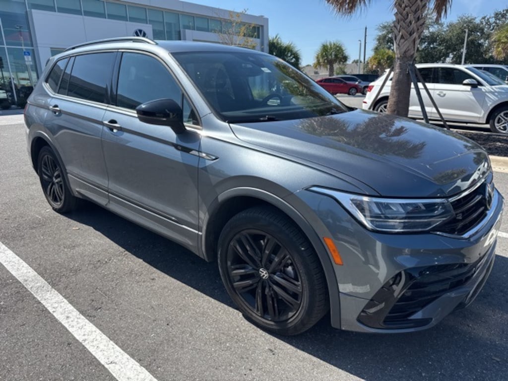 Certified 2022 Volkswagen Tiguan 2.0T SE R-Line Black SUV